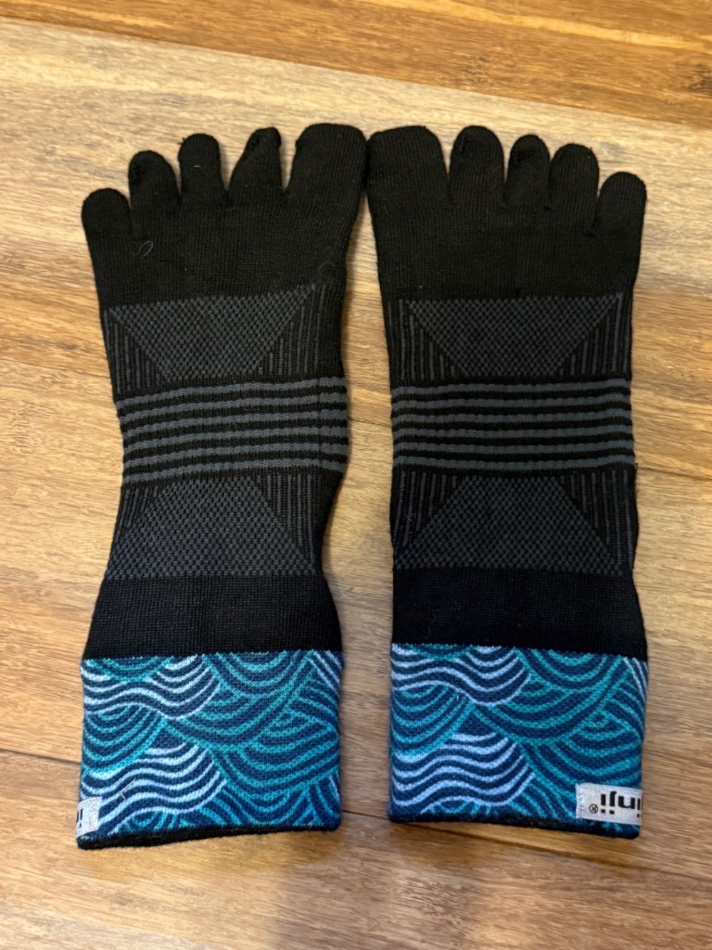 Injinji Artist Designed Women's Mini CrewToe Socks M/L